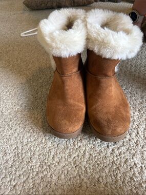 SO Women's Chestnut Brown Faux Fur Winter Boots